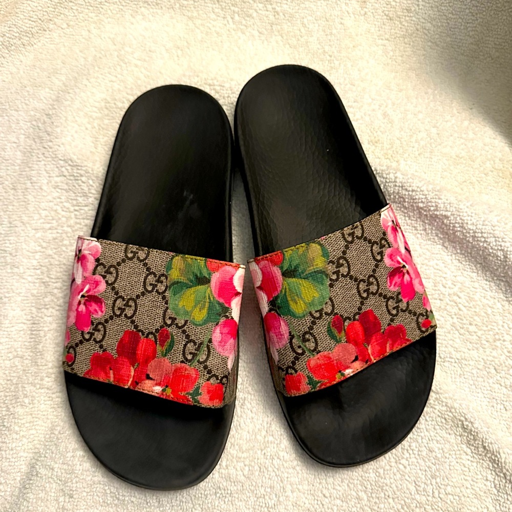 Gucci GG Blooms Supreme Floral slides